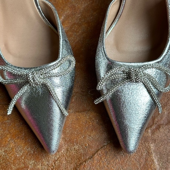 Silver Leather Pointed Toe Rhinestone Bow Detail Formal Slingback Heels Sz 8.5/9 - Picture 4 of 8